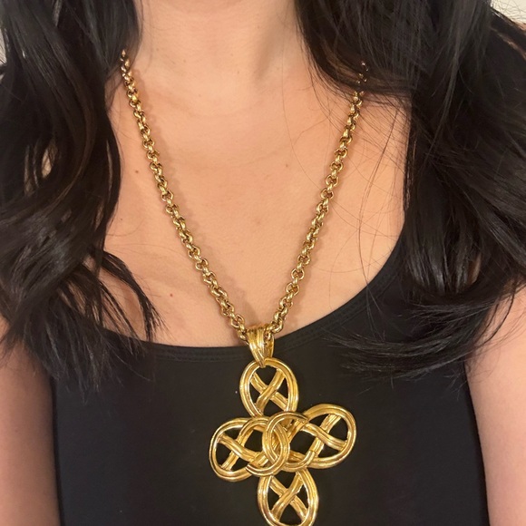 Chanel Vintage Gold Weave CC Cross Pendant Chain Necklace - Picture 1 of 11